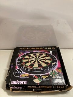 Lot 987  
            Nottingham SR3 - Delivery Only 

                
UNICORN ECLIPSE PRO DART BOARD