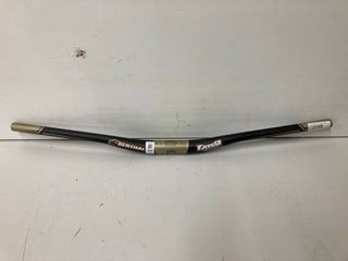 Lot 151  
            Nottingham SR4 - Delivery Or Collection 

                
FATBAR CARBON HANDLEBARS 35MM CLAMP ORIGINAL RRP £173.95