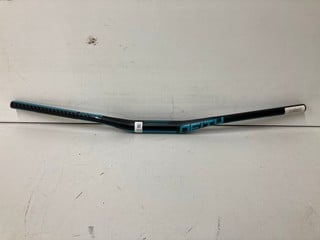 Lot 155  
            Nottingham SR4 - Delivery Or Collection 

                
RACEPOINT DEITY ALUMINIUM HANDLEBAR 3 BLU 810MM TURQUOISE ORIGINAL RRP £74.99