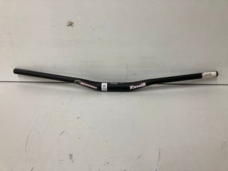 Lot 159  
            Nottingham SR4 - Delivery Or Collection 

                
FATBAR 35 20MM CLAMP ALUMINIUM HANDLEBAR 800MM BLACK ORIGINAL RRP £95.95