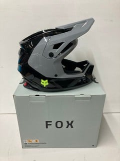 Lot 173  
            Nottingham SR4 - Delivery Or Collection 

                
FOX RAMPAGE MOUNTAINBIKE HELMET BARGE/CLOUD GREY L ORIGINAL RRP £219.99