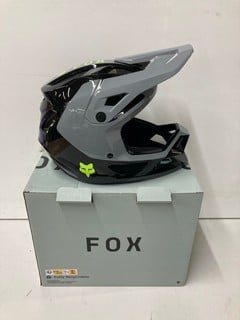 Lot 176  
            Nottingham SR4 - Delivery Or Collection 
                
FOX RAMPAGE MOUNTAINBIKE HELMET BARGE/CLOUD GREY XS ORIGINAL RRP £219.99