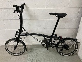 Lot 17  
            Nottingham SR4 - Collection Only 
                
BROMPTON M12L FOLDING PEDAL BICYCLE ORIGINAL RRP £2,470 SPARKLY BLACK (COLLECTION...