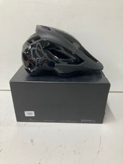 Lot 187  
            Nottingham SR4 - Delivery Or Collection 
                
FOX SPEEDFRAME PRO HELMET SOLID BLACK L ORIGINAL RRP £149.99