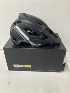Lot 192  
            Nottingham SR4 - Delivery Or Collection 
                
FOX SPEEDFRAME HELMET BLACK M ORIGINAL RRP £129.99