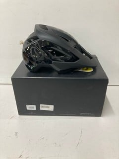 Lot 197  
            Nottingham SR4 - Delivery Or Collection 
                
FOX SPEEDFRAME PRO HELMET BLACK S ORIGINAL RRP £149.99
