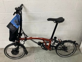 Lot 25  
            Nottingham SR4 - Collection Only 
                
BROMPTON H6L FOLDING ELECTRIC BICYCLE ORIGINAL RRP £3,220 (WITH BATTERY, NO CHARG...