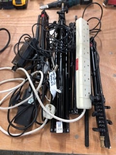 Lot 308  
            Nottingham SR4 - Delivery Or Collection 
                
VARIOUS EXTENSION LEADS AND STANDS (MPSS03022106)