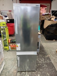 Lot 321  
            Nottingham SR4 - Delivery Or Collection 
                
BOSCH INTEGRATED FRIDGE FREEZER MODEL: KIV87NSE0G/01 (EX-DISPLAY)