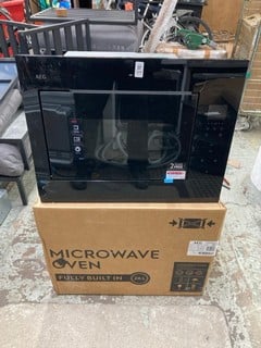 Lot 329  
            Nottingham SR4 - Delivery Or Collection 

                
AEG BUILT IN MICROWAVE OVEN MODEL: OB6SM261UB (CRACKED GLASS)