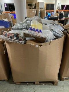 Lot 363  
            Nottingham SR4 - Delivery Or Collection 

                
PALLET OF ITEMS TO INC WYLDER AKAMBA TRIBAL CUSHION