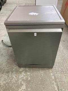 Lot 398  
            Nottingham SR4 - Delivery Or Collection 

                
SAMSUNG DISHWASHER MODEL: DW60DG760FSLU4