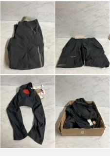 Lot 263  
            Nottingham SR5 - Delivery Only 

                
BOX OF VARIOUS BRANDED CYCLING CLOTHING PRODUCTS, VARIOUS SIZES AND STYLES
