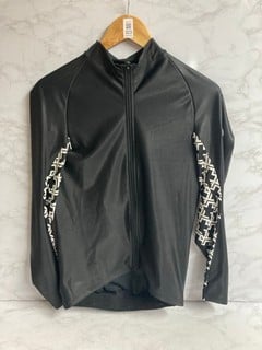 Lot 323  
            Nottingham SR5 - Delivery Only 

                
ASSOS MILLE GT SPRING FALL LS J BLACK SERIES SIZE: M RRP: £125