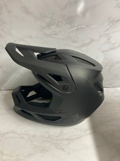 Lot 346  
            Nottingham SR5 - Delivery Only 
                
FOX RAMPAGE MOUNTAIN BIKE HELMET SIZE: 2XL