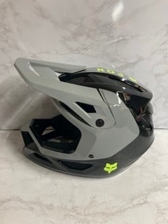 Lot 347  
            Nottingham SR5 - Delivery Only 
                
FOX RAMPAGE MOUNTAIN BIKE HELMET SIZE: 2XL
