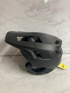 Lot 361  
            Nottingham SR5 - Delivery Only 
                
FOX DROP FRAME MOUNTAIN BIKE HELMET SIZE: M