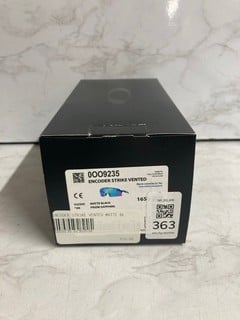 Lot 363  
            Nottingham SR5 - Delivery Only 
                
OAKLEY ENCODER STRIKE VENTED MATTE BLACK GOGGLES