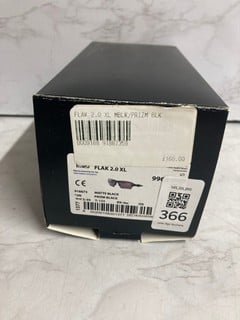 Lot 366  
            Nottingham SR5 - Delivery Only 
                
OAKLEY FLAK 2.0 XL MATTE BLACK GOGGLES