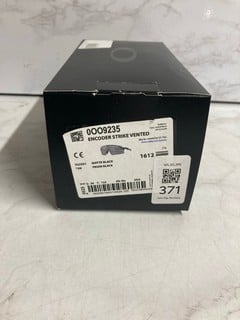 Lot 371  
            Nottingham SR5 - Delivery Only 
                
OAKLEY ENCODER STRIKE VENTED MATTE BLACK GOGGLES