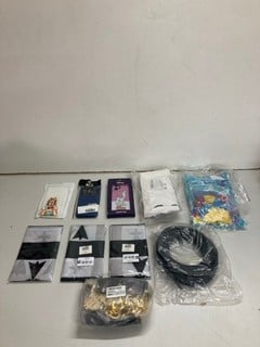 Lot 441  
            Nottingham SR5 - Delivery Only 
                
BOX OF VARIOUS ITEMS TO INCLUDE DISNEY NO DRAMA LLAMA PHONE CASE