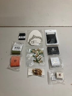 Lot 452  
            Nottingham SR5 - Delivery Only 
                
BOX OF VARIOUS JEWELLERY