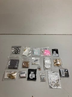 Lot 453  
            Nottingham SR5 - Delivery Only 
                
BOX OF VARIOUS JEWELLERY