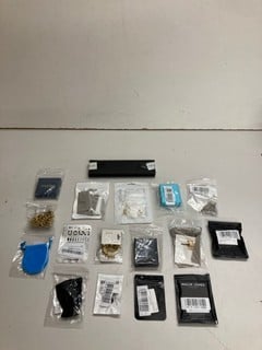 Lot 454  
            Nottingham SR5 - Delivery Only 
                
BOX OF VARIOUS JEWELLERY