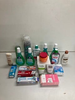 Lot 463  
            Nottingham SR5 - Delivery Only 
                
BOX OF VARIOUS ITEMS TO INCLUDE SIMPLE MOISTURISING FACIAL WASH