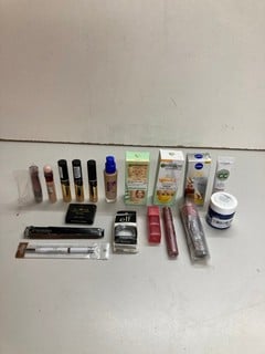 Lot 555  
            Nottingham SR5 - Delivery Only 
                
BOX OF VARIOUS ITEMS TO INCLUDE NIVEA Q10 ANTI-WRINKLE EXPERT DUAL ACTION SERUM