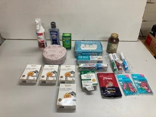 Lot 559  
            Nottingham SR5 - Delivery Only 
                
BOX OF VARIOUS ITEMS TO INCLUDE AQUAFRESH FRESH AND MINTY TOOTHPASTE
