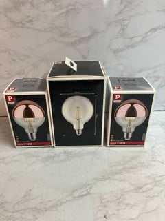 Lot 742  
            Nottingham SR5 - Delivery Only 
                
BOX OF ITEMS TO INC PAPER HOLDER