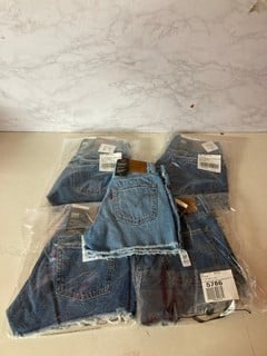 Lot 855  
            Nottingham SR5 - Delivery Only 

                
5 X LEVIS 501 HIGH RISE SHORTS