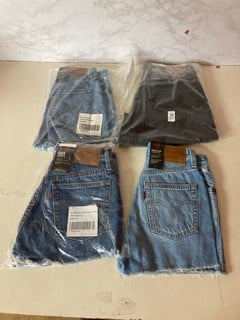 Lot 857  
            Nottingham SR5 - Delivery Only 

                
4 X LEVIS CLOTHING ITEMS TO INC 501 90S SHORTS