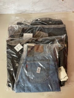 Lot 861  
            Nottingham SR5 - Delivery Only 

                
4 X LEVIS CLOTHING ITEMS TO INC 501 90S SHORTS