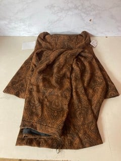 Lot 863  
            Nottingham SR5 - Delivery Only 

                
2 X SABINA MUSAYEV CLOTHING ITEMS TO INC SKIRT ORIGINAL RRP:£620