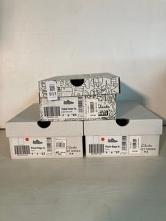 Lot 933  
            Nottingham SR5 - Delivery Only 

                
3 X PAIRS OF SHOES TO INCLUDE CLARKS PLAY PRINTS TIDAL STAR K BRIGHT PINK COMBI S...