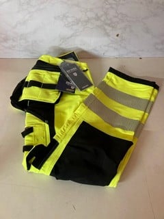 Lot 946  
            Nottingham SR5 - Delivery Only 

                
BLACKADDER EN 14404 EN ISO 20471 HIGH VISIBILITY TROUSERS