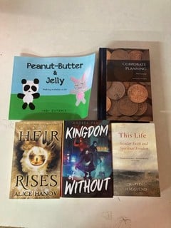 Lot 948  
            Nottingham SR5 - Delivery Only 

                
BOX OF VARIOUS BOOKS TO INCLUDE ANDREA TANG KINGDOM OF WITHOUT BOOK