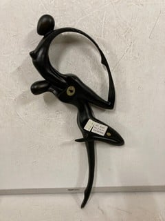 Lot 318  
            Nottingham SR6 - Parcel Delivery 

                
DESIGN TOSCANO DANCE OF DESIRE COUPLE WALL SCULPTURE