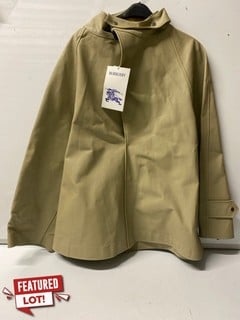 Lot 33  
            Nottingham SR6 - Parcel Delivery 
                
BURBERRY TRENCH HUNTER COAT (SIZE 8)