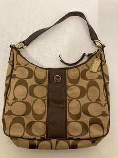 Lot 36  
            Nottingham SR6 - Parcel Delivery 
                
COACH SIGNATURE PRINT SHOULDER BAG