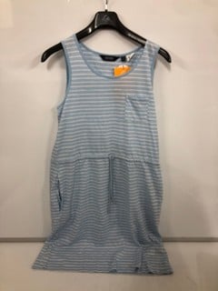 Lot 382  
            Nottingham SR6 - Parcel Delivery 
                
REGATTA ARIENA WOMEN'S DRESS SIZE: 10