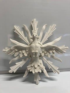 Lot 408  
            Nottingham SR6 - Parcel Delivery 
                
DOVE OF PEACE PAINTABLE STATUE