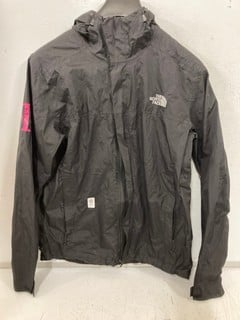 Lot 41  
            Nottingham SR6 - Parcel Delivery 
                
THE NORTH FACE LIGHT RAIN JACKET (SIZE M)