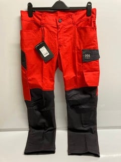 Lot 421  
            Nottingham SR6 - Parcel Delivery 
                
HELLY HANSEN WORKWEAR RED MANCHESTER WORK TROUSERS SIZE: D92