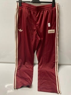 Lot 576  
            Nottingham SR6 - Parcel Delivery 
                
ADIDAS ORIGINALS 'OASIS' TRACKSUIT BOTTOMS IN RED (SIZE XL)