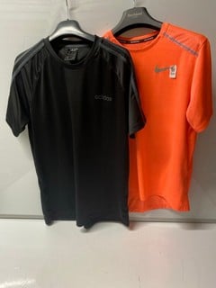 Lot 580  
            Nottingham SR6 - Parcel Delivery 
                
2 X TRAINING TOPS TO INC NIKE (SIZE M)