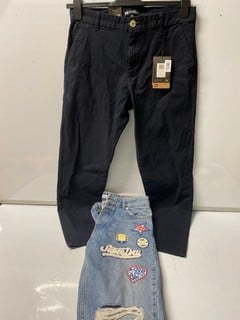 Lot 581  
            Nottingham SR6 - Parcel Delivery 
                
2 X TROUSERS TO INC SUPERDRY (W26 L32)