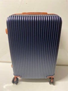 Lot 590  
            Nottingham SR6 - Parcel Delivery 
                
CALDARIUS HARSHELL SPINNER SUITCASE